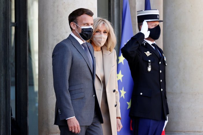 Fransa'da Macron karşıtı e-bildiriyi imzalayan askerlere yaptırım gündemde