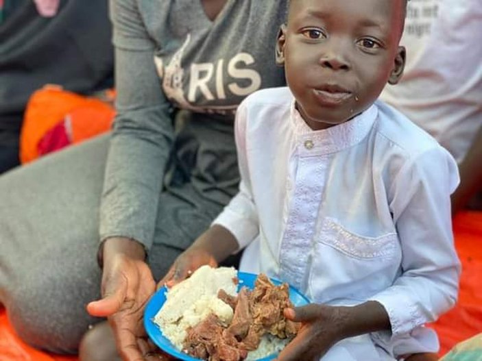 Amasya’da düğün yemeği yerine Afrika’da iftar verdiler