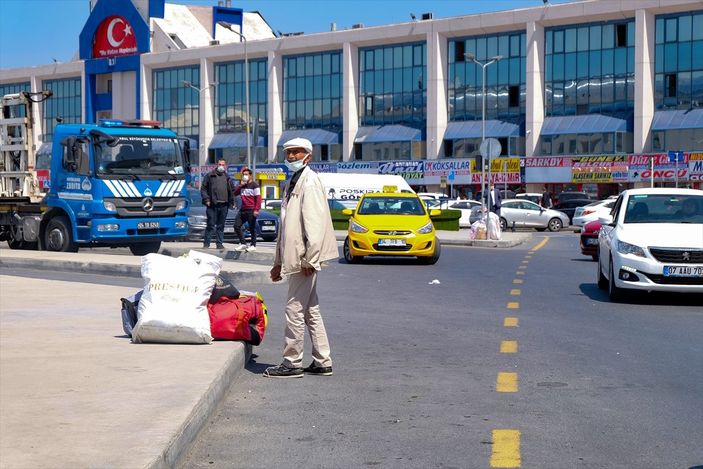 a İstanbul'da otogarlarda 'tam kapanma' yoğunluğu