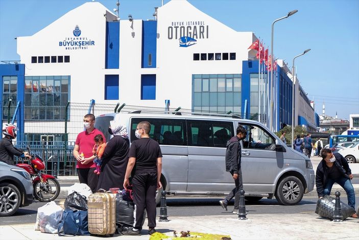 a İstanbul'da otogarlarda 'tam kapanma' yoğunluğu