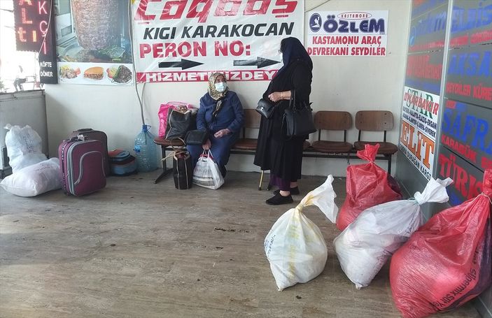 a İstanbul'da otogarlarda 'tam kapanma' yoğunluğu