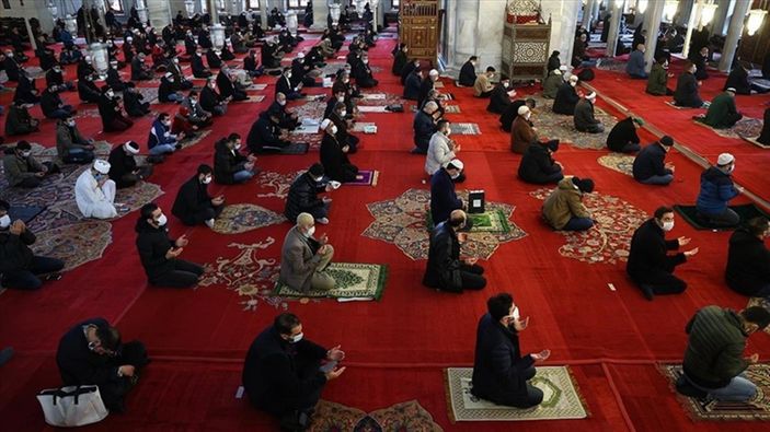 30 Nisan cuma namazı saati: Bugün camilerde cuma namazı kılınacak mı?