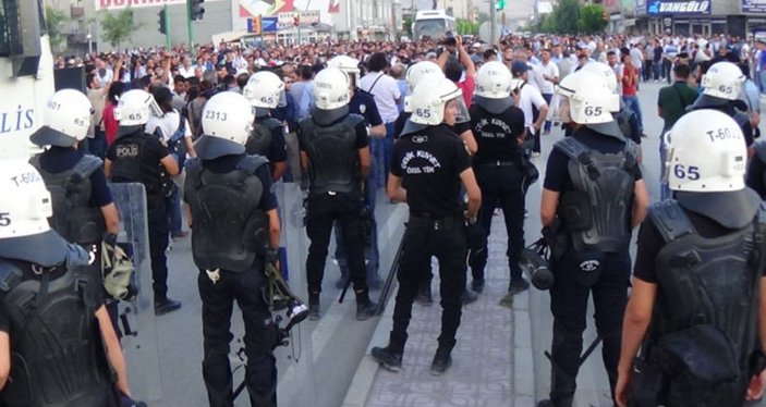 Görev başında polisi görüntülemek yasaklandı