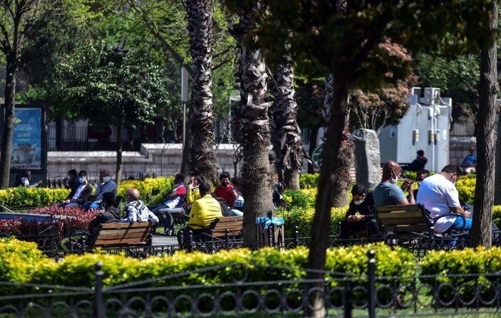 İstanbul'da parklar doldu