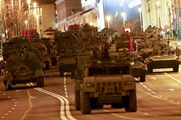 Rusya'da Zafer Günü için askeri geçit provası