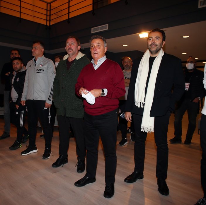 Ahmet Nur Çebi'den futbolcularla toplantı