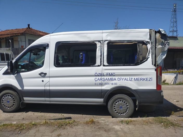 i Samsun’da kaza yapan araç kaldırımda yürüyen çifte çarptı