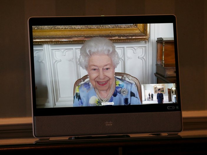 Kraliçe Elizabeth, güven mektuplarını online aldı