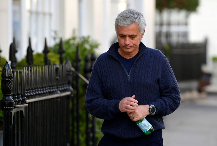 r Mourinho köşe yazarı oldu