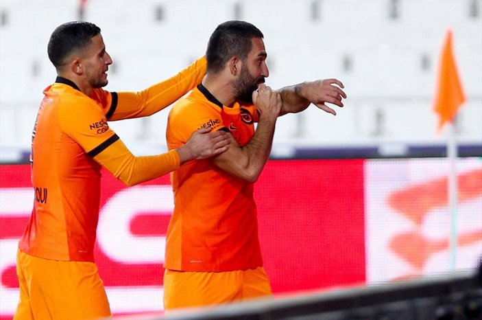 Galatasaray'da 12 oyuncunun sözleşmesi sona eriyor