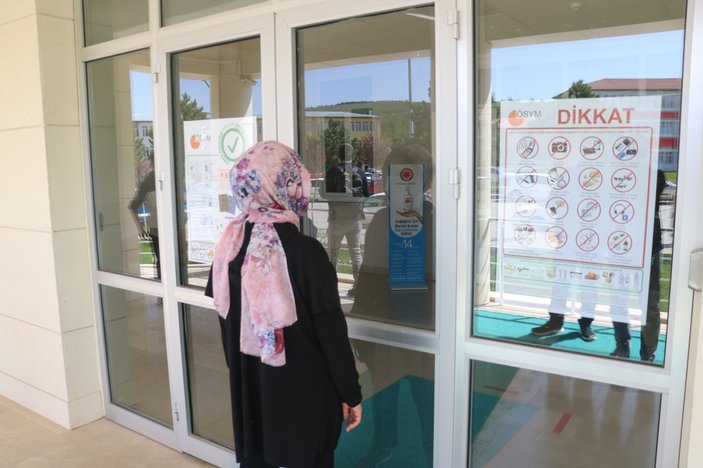 Sivas'ta kimliğini kaybeden aday, sınav salonuna son anda girdi