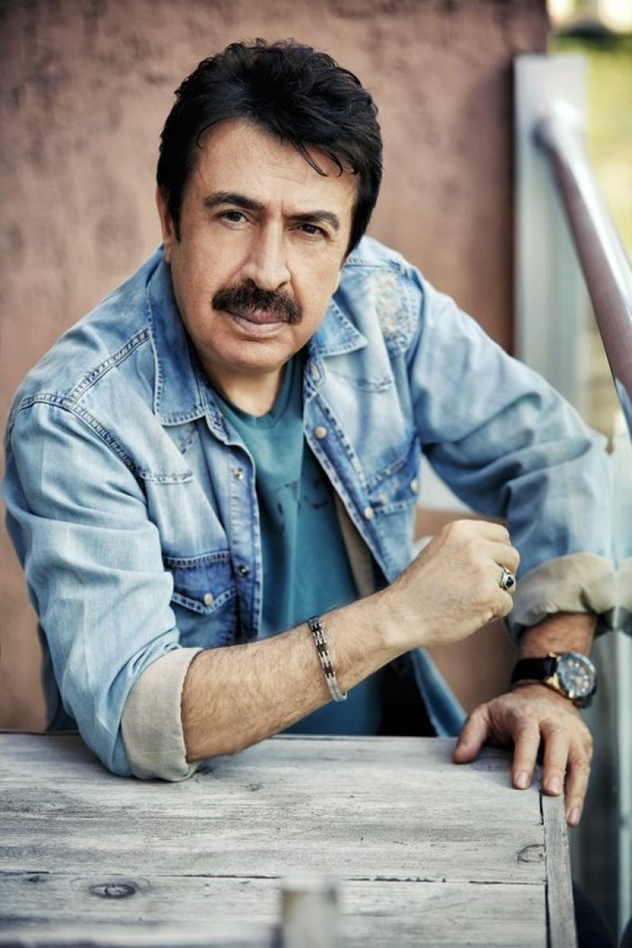 Ahmet Selçuk İlkan kimdir? Şair Ahmet Selçuk İlkan'ın biyografisi