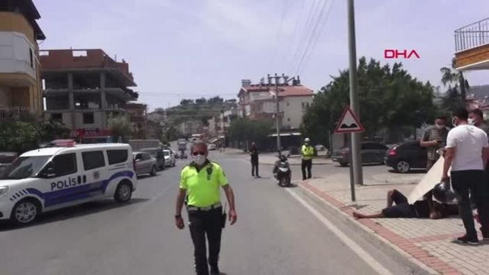 d Antalya'da arı sokan adam hastaneye giderken kaza yaptı