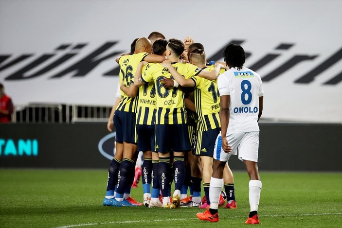 Fenerbahçe, evinde BB Erzurumspor'u 3 golle mağlup etti