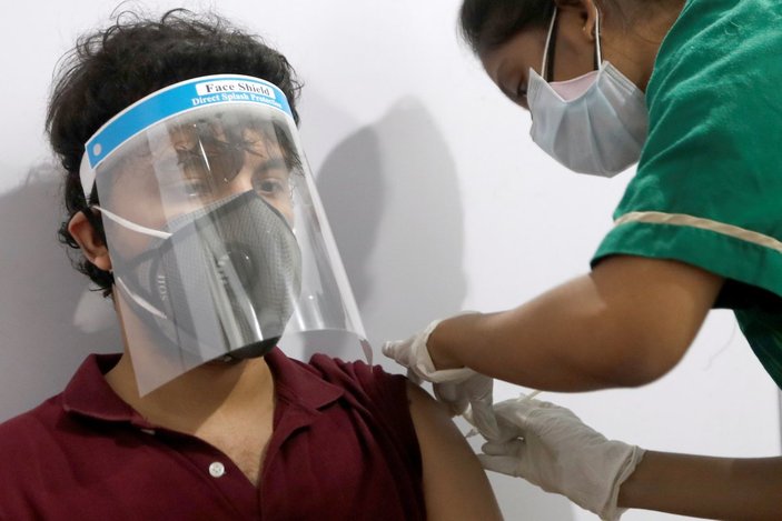 Hindistan'da koronavirüs vaka sayısı 20 milyona yaklaştı