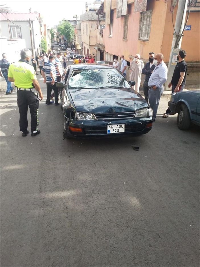 a Kahramanmaraş’ta otomobilin çarptığı çocuk kurtarılamadı