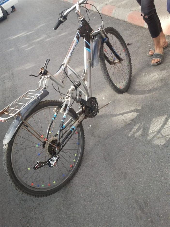 a Kahramanmaraş’ta otomobilin çarptığı çocuk kurtarılamadı