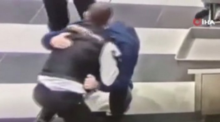 Moskova'daki havalimanında güvenlik görevlisine saldırı