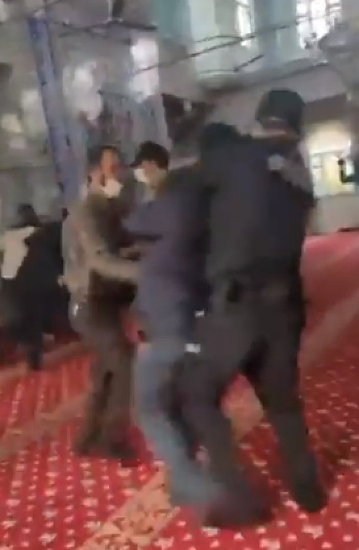 Kemal Kılıçdaroğlu, camide biber gazlı müdahaleyi eleştirdi