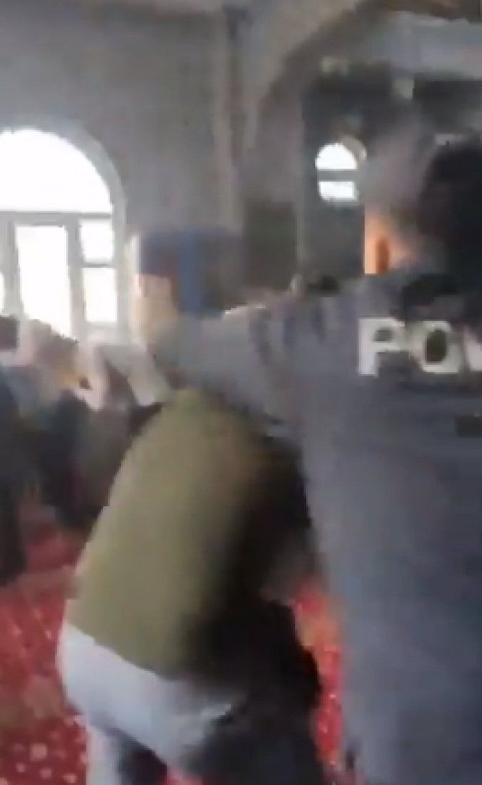 Gaziantep'te camide itikaf yapmak isteyenlere polis müdahalesi