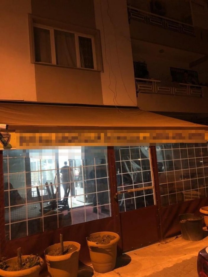 İzmir'de, dernekte kumar partisine polis baskını