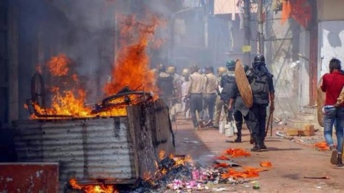 Hindistan’da seçim sonrası çatışma: 12 ölü