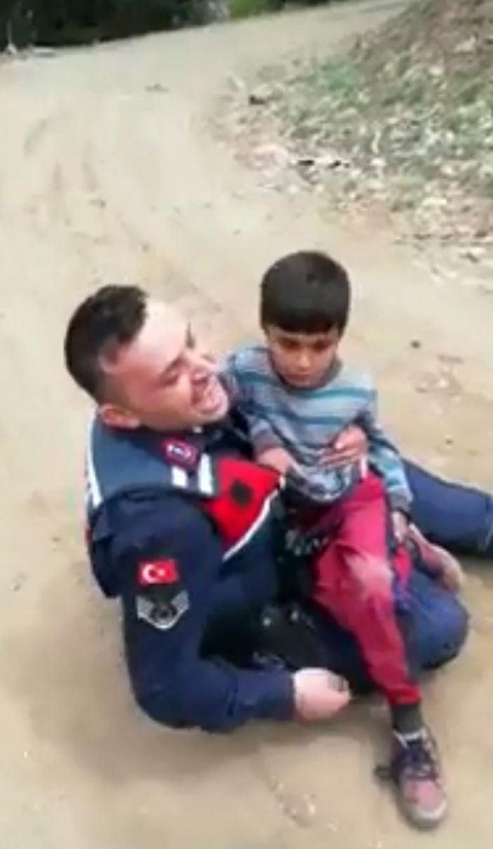 d Burdur'da 46 saat sonra bulunan Kerim'in babası: Oğlum sadece anne ve baba diyebiliyor