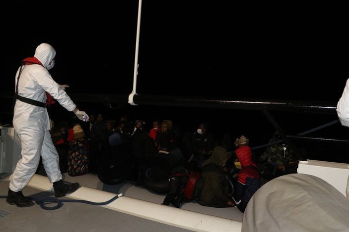 Balıkesir açıklarında 39 göçmen kurtarıldı
