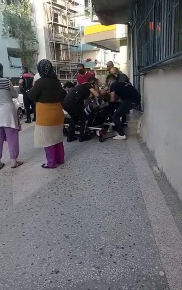 İstanbul’da engelli komşusunu darbetti