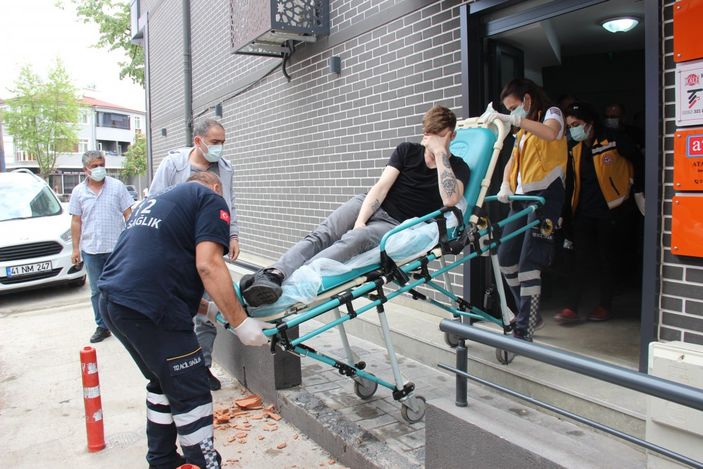 i Kocaeli’de iş merkezi içinde silahlı kavga