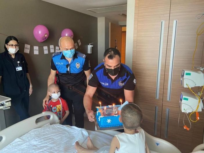 Adana'da lösemi hastası Miray'a sürpriz