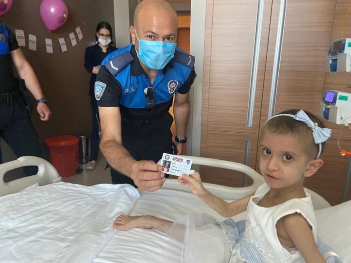 Adana'da lösemi hastası Miray'a sürpriz