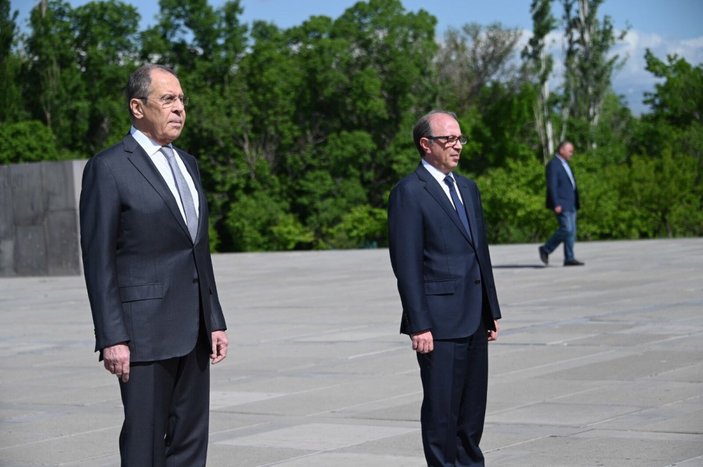 Rusya Dışişleri Bakanı Lavrov'dan, sözde Ermeni soykırımı anıtına ziyaret