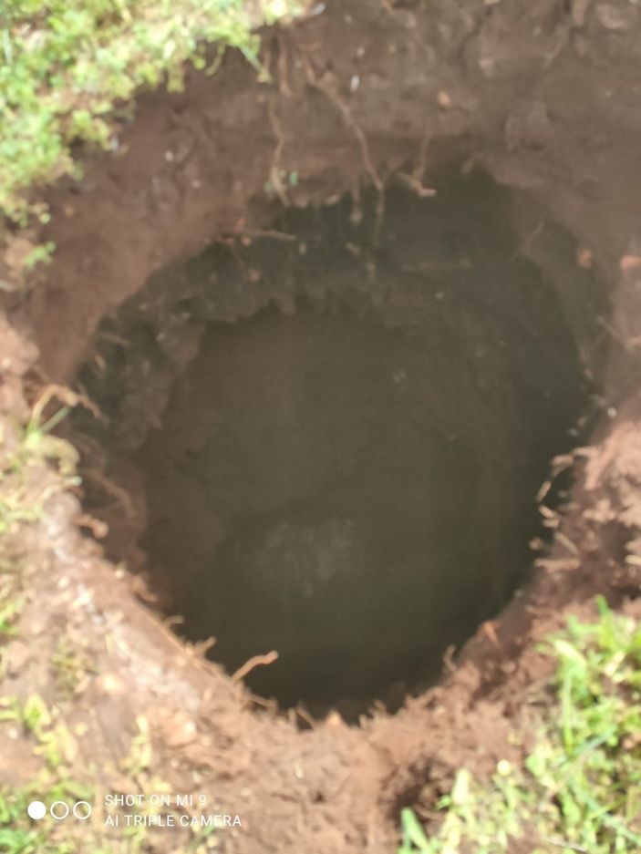 i Bilecik’te bir tarlada oluşan çukur endişeye sebep oldu