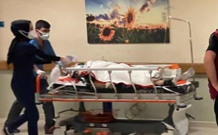 Bursa’da 16 yaşındaki motosiklet sürücüsü, kamyonetin altında kaldı