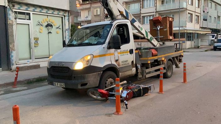 d Bursa'da motosikletli kamyonetin altında sürüklendi