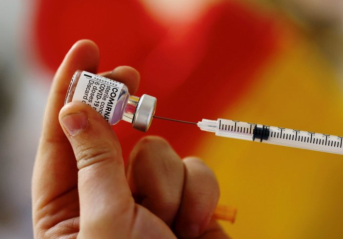 AB, BioNTech-Pfizer ile 1.8 milyar dozluk aşı sözleşmesini onayladı