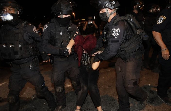 İsrail polisi, Doğu Kudüs'ün Şam Kapısı'nda yine Filistinlilere saldırdı