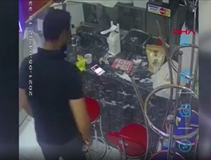 d Fatih’te cep telefonu hırsızı bekçilere yakalandı