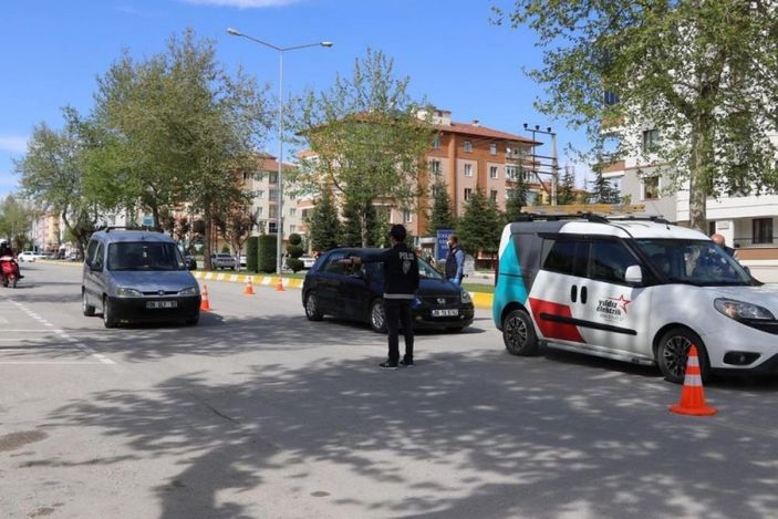 i Çorum'da kapanma kapsamında denetimler devam ediyor