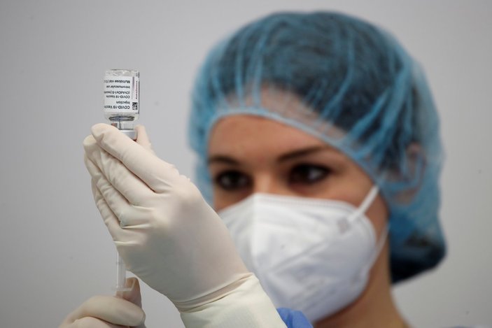 İtalya'da yanlışlıkla 6 doz koronavirüs aşısı vuruldu