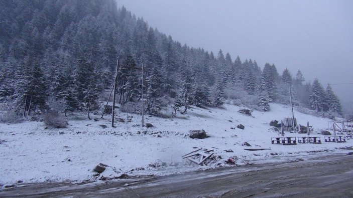 Rize yaylalarında kar sürprizi