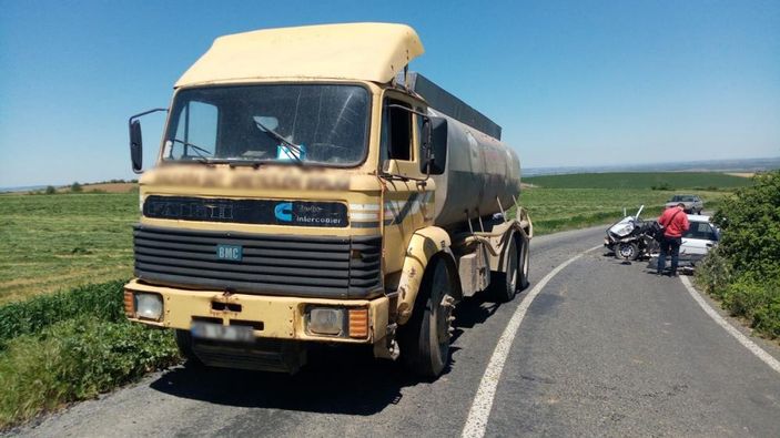 i Tekirdağ'da hurdaya dönen otomobilden sağ çıktı