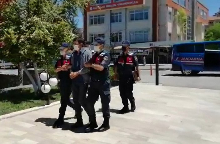 Denizli'de pusu kurduğu çiftçiyi av tüfeğiyle vurdu