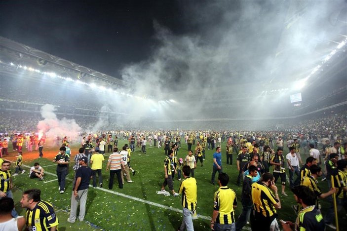 Süper Lig'de son iki haftaya lider girip şampiyonluğu kaybedenler