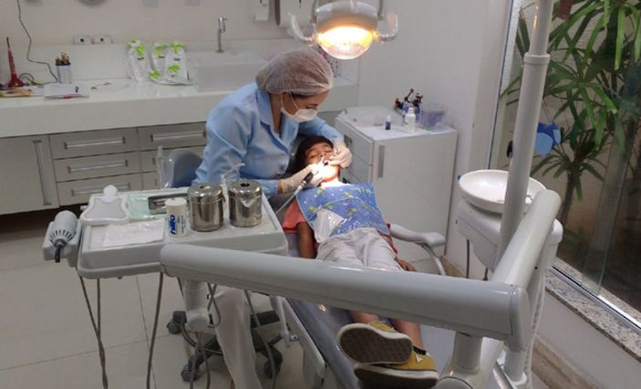 Çocuklarda parmak emme alışkanlığı diş yapısını bozuyor