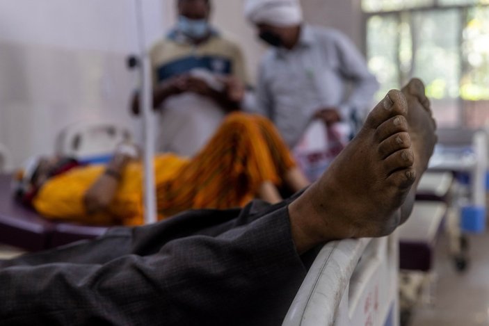 Hindistan'da en yüksek günlük koronavirüs ölümü kaydedildi