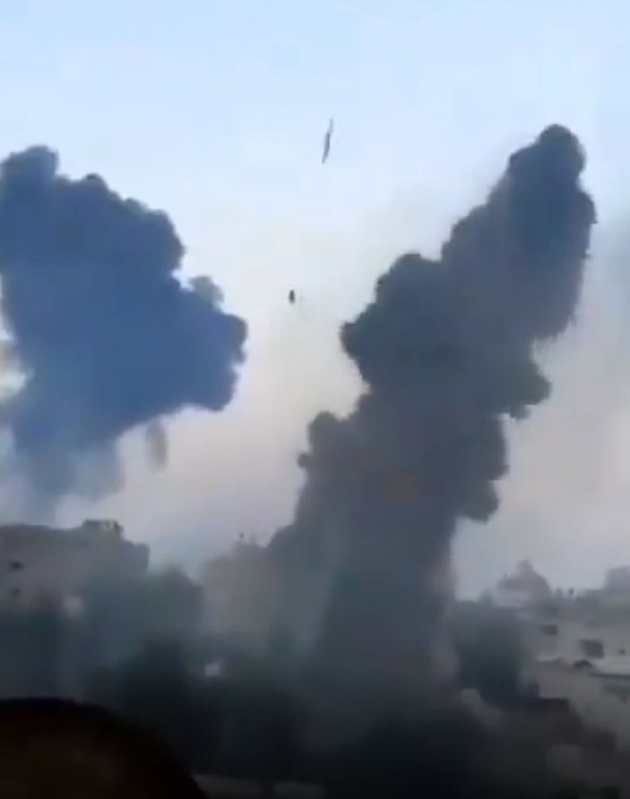 İsrail'in Gazze'deki hava saldırılarının yakın görüntüsü