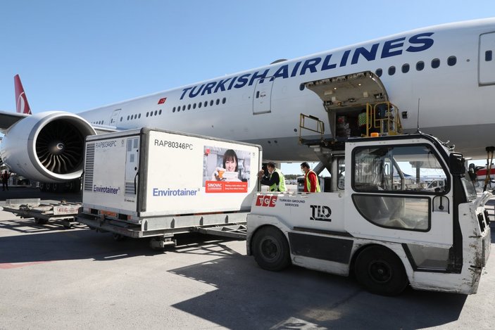 Sinovac'ın koronavirüs aşılarını taşıyan uçak Türkiye'ye ulaştı