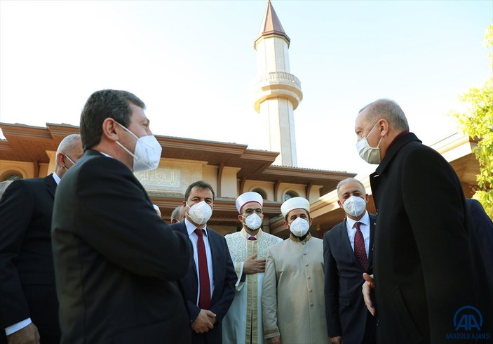 Erdoğan bayram namazını Marmaris Millet Cami'nde kıldı